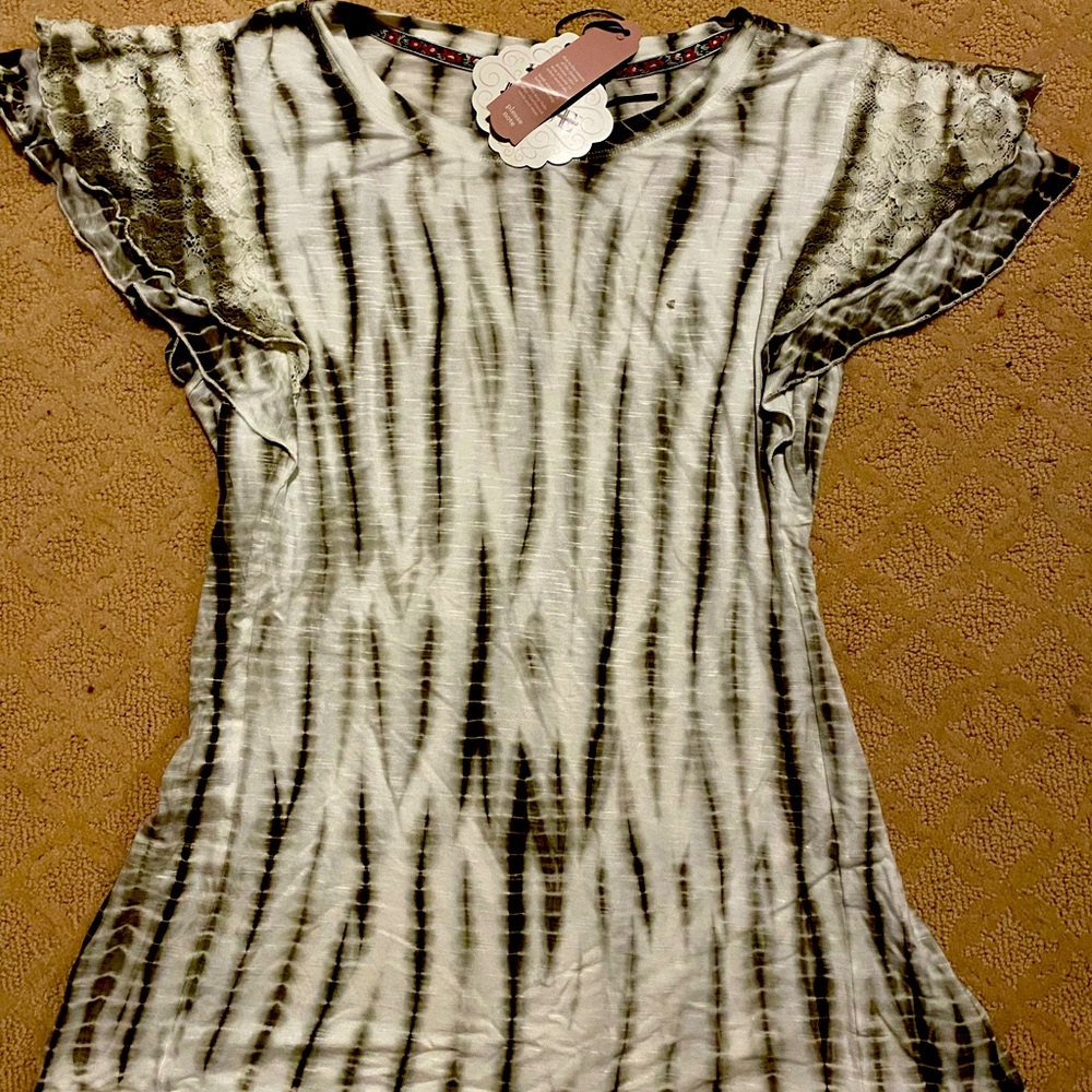 Knox Rose tie dye and lace tee